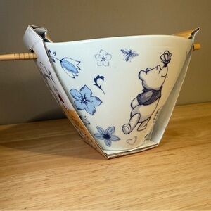 Winnie the Pooh Disney noodle bowl Blue and White